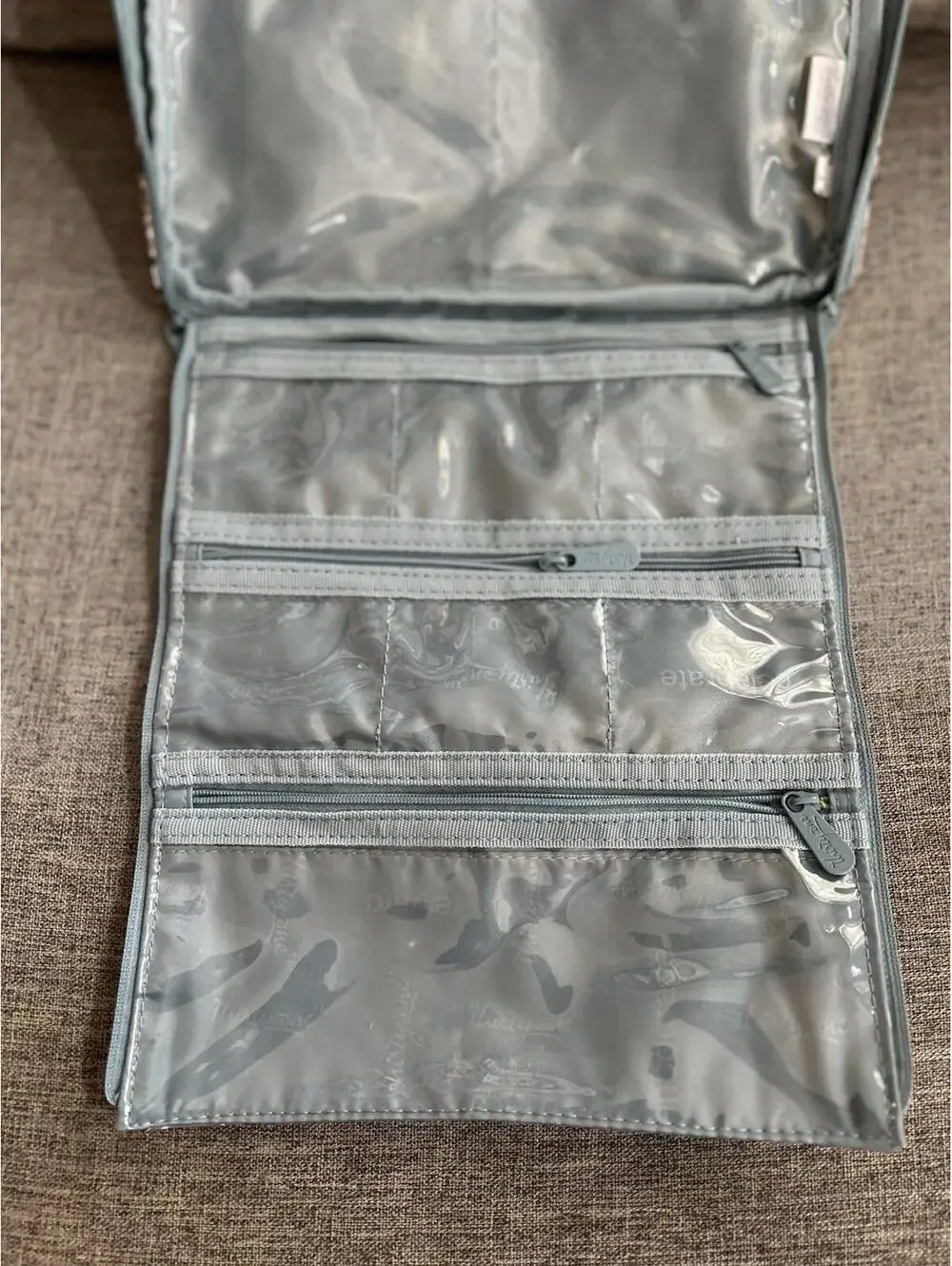 Thirty One Hanging Traveler Case In Parisian Garden Jewelry Organizer